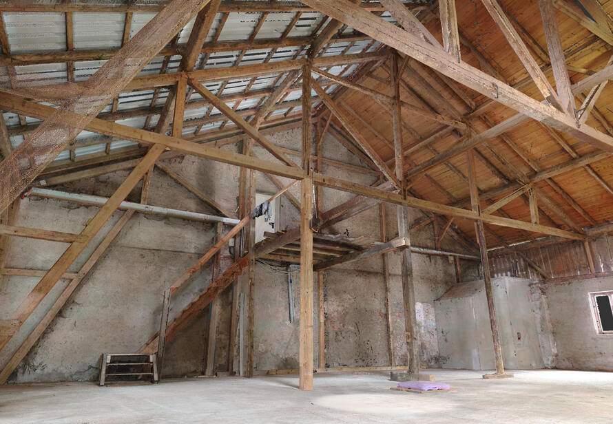Detailreiche Punktwolke eines Dachstuhls als Grundlage für präzise Planung und verformungsgerechte 3D Modelle im Bestand.