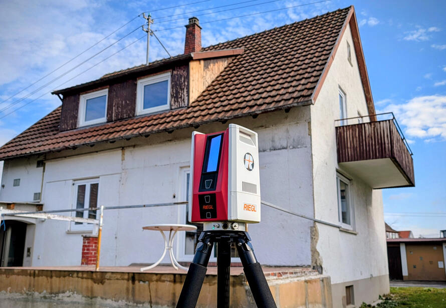 3D-Vermessung eines Einfamilienhauses mit dem RIEGL VZ-600i. Perfekte Grundlage für Sanierung, Umbau und Planung.