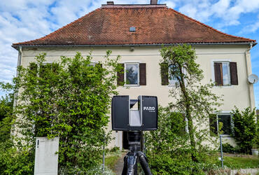 Vom 3D-Scan zum 3D-Gebäudemodell: Ein denkmalgeschütztes Pfarrhaus