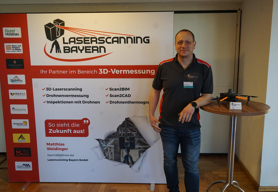 Messestand von Laserscanning Bayern auf dem Kongress Holzbau in Memmingen mit Fokus auf 3D Vermessung, Drohnenvermessung und Scan2BIM.